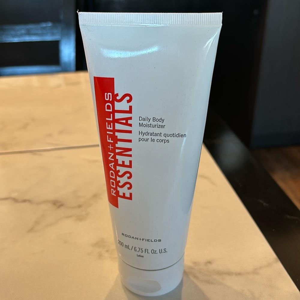 Rodan and Fields Essentials Daily Body Moisture